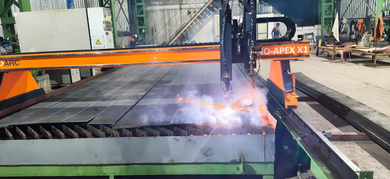 Plasma arc cutting job work on thick steel plate